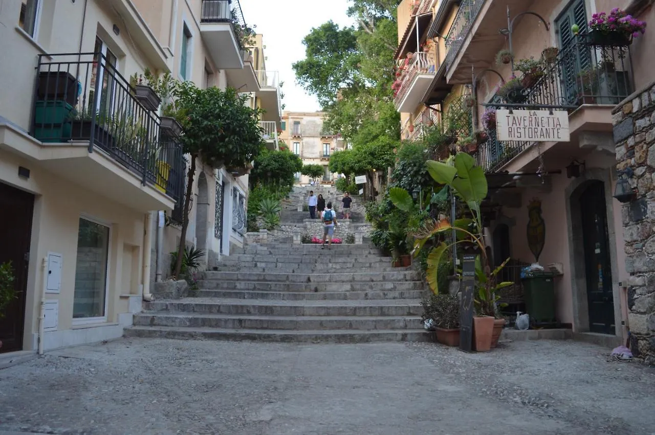 La Jacaranda Rooms Taormina 0*,  Italy