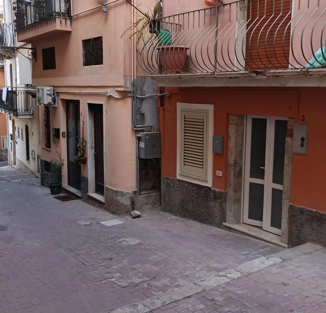 La Jacaranda Rooms Taormina Guest house